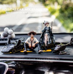 创意高档网红汽车摆件中控台装饰香薰雪乃穹妹女帝路飞车模礼物男